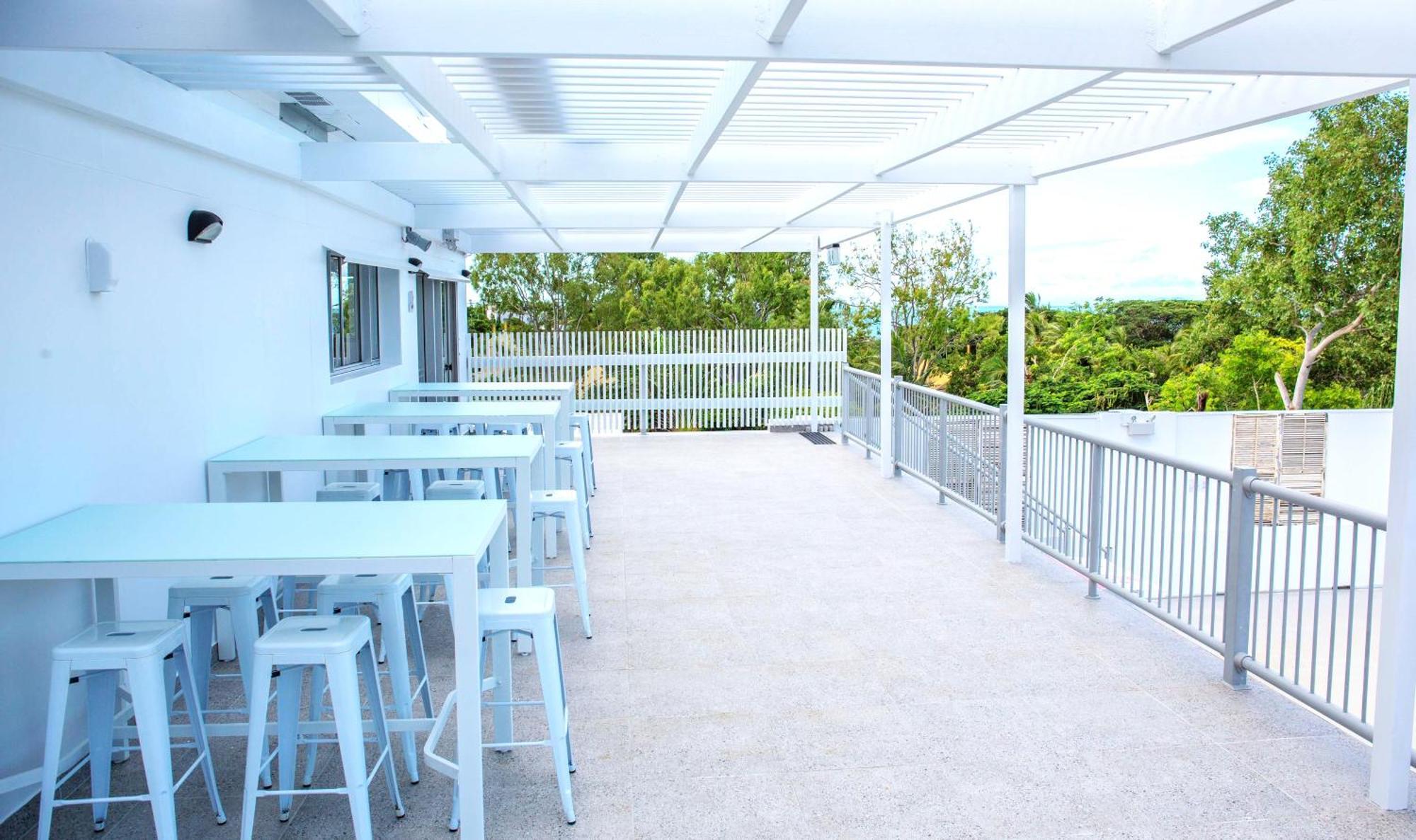 Bounce Airlie Beach Bagian luar foto